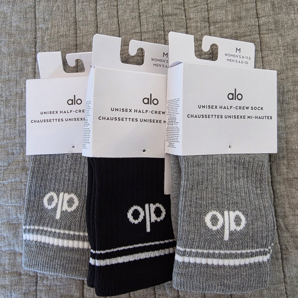 ALO Yoga 3 Pairs Unisex Half Crew Socks